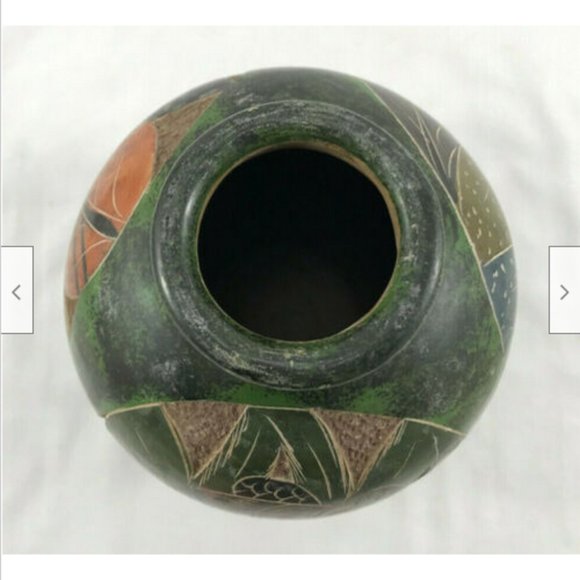 Etched Ceramic Vase Nicarauguan Monkey Butterfly & Turtle Design 6" Tall - Picture 4 of 5